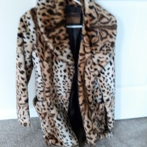 Gorgeous Soft Guess Faux Fur Coat. Med